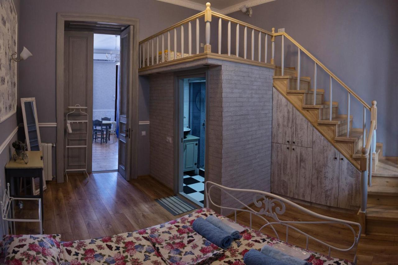 Apartament On Aghmashenebeli 26 Tbilisi Ngoại thất bức ảnh